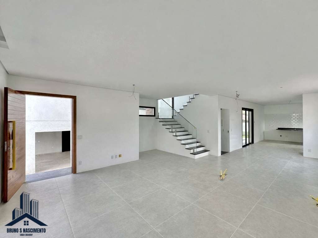 Casa à venda com 3 quartos, 3 suítes, 4 vagas e 326m² no Chácara do Refúgio, Carapicuíba (SP) — foto 4 de 30