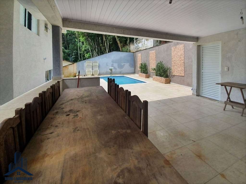 Casa à venda com 3 quartos, 3 suítes, 6 vagas e 378m² no Transurb, Itapevi (SP) — foto 24 de 30