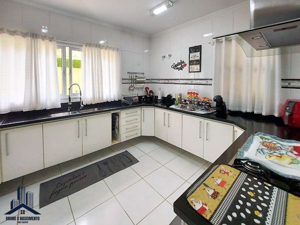 Casa à venda com 4 quartos, 3 suítes, 9 vagas e 368m² no Jardim Indaiá, Embu das Artes (SP) — foto 29 de 30