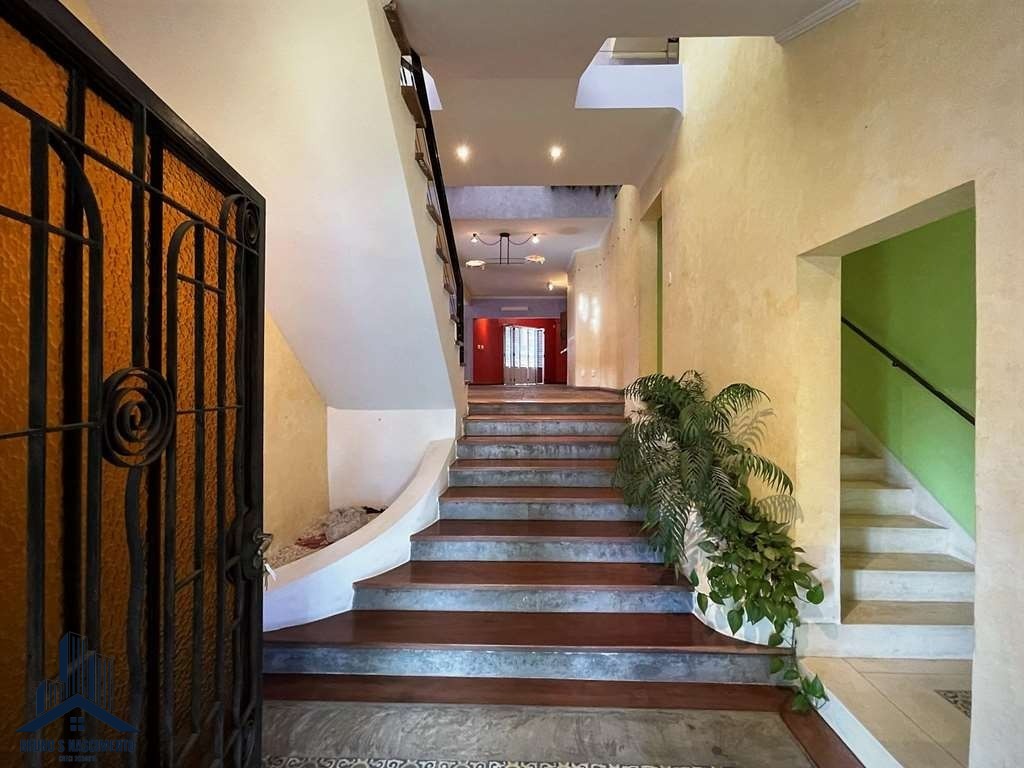 Casa à venda com 5 quartos, 3 suítes, 6 vagas e 370m² no Terras do Madeira, Carapicuíba (SP) — foto 9 de 30