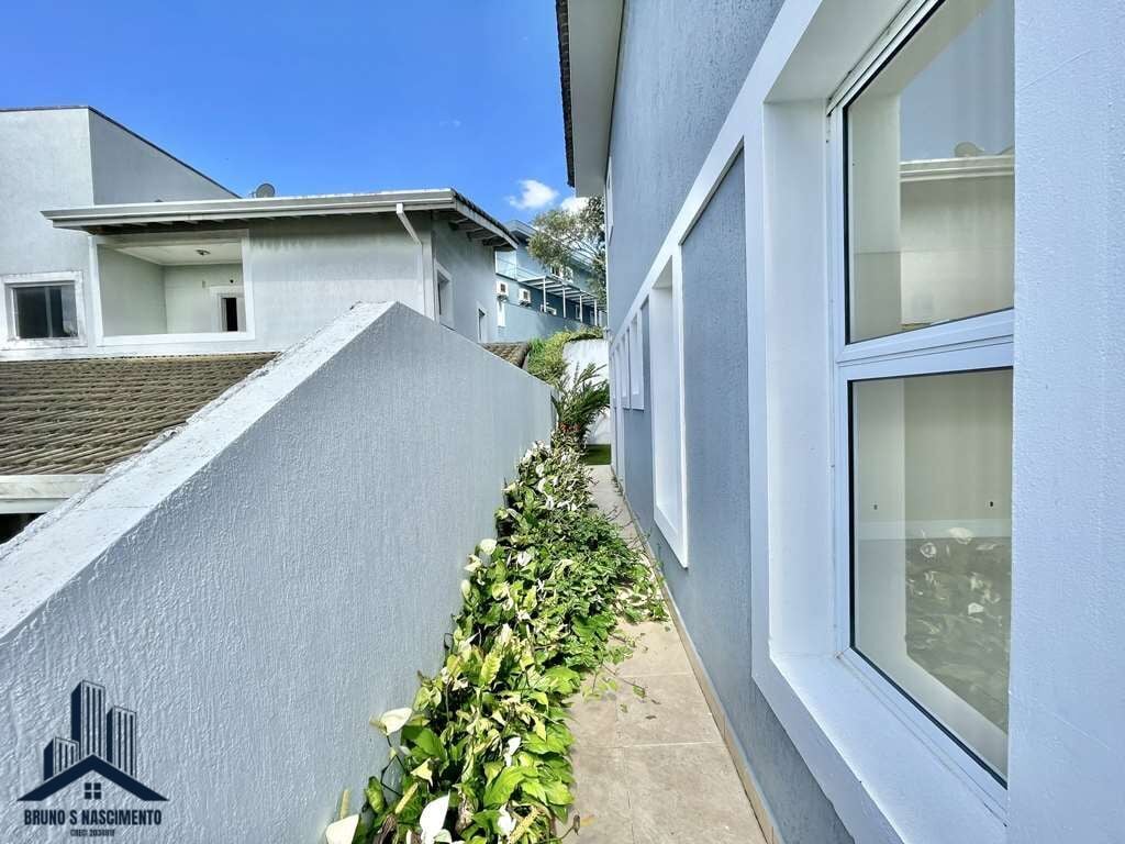 Casa à venda com 4 quartos, 4 suítes, 6 vagas e 311m² no Golf Gardens, Carapicuíba (SP) — foto 7 de 30