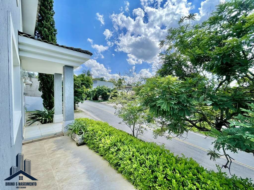 Casa à venda com 4 quartos, 4 suítes, 6 vagas e 311m² no Golf Gardens, Carapicuíba (SP) — foto 8 de 30