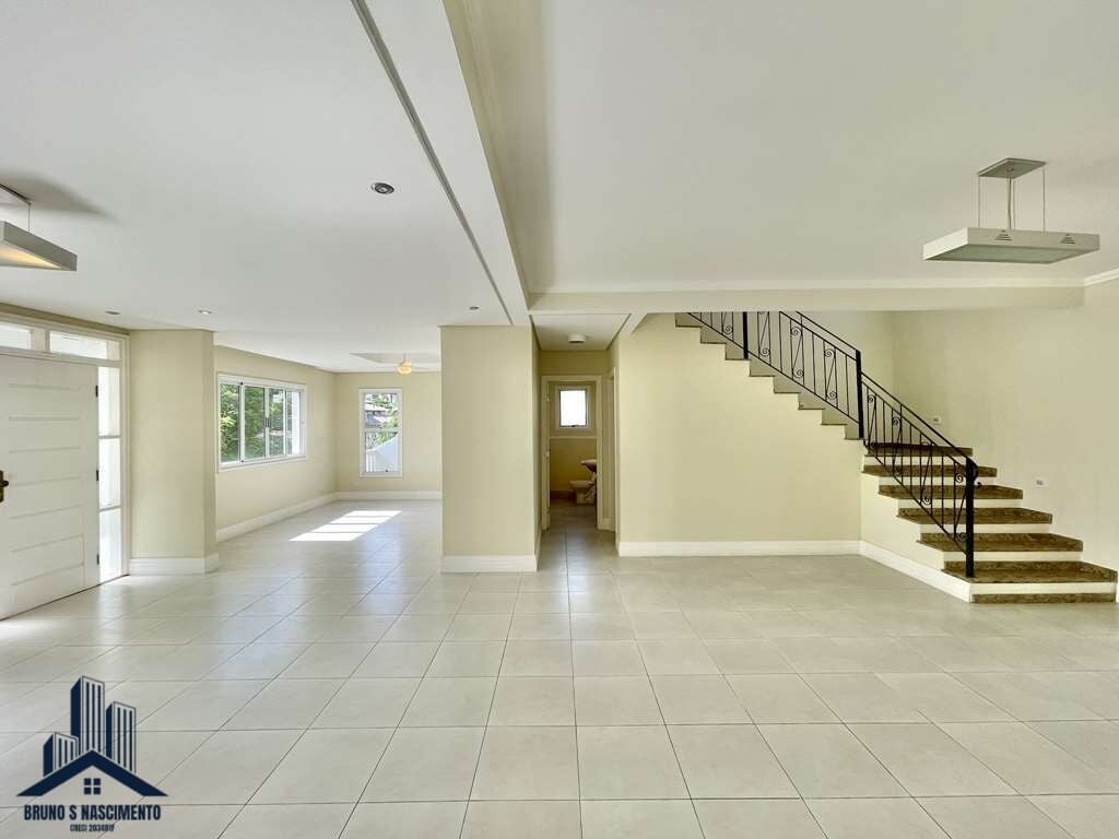 Casa à venda com 4 quartos, 4 suítes, 6 vagas e 311m² no Golf Gardens, Carapicuíba (SP) — foto 12 de 30