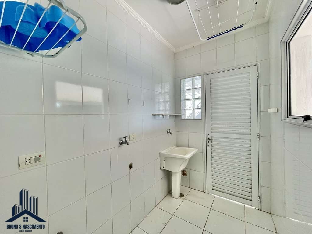 Casa à venda com 4 quartos, 4 suítes, 6 vagas e 311m² no Golf Gardens, Carapicuíba (SP) — foto 18 de 30