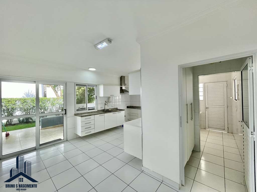 Casa à venda com 4 quartos, 4 suítes, 6 vagas e 311m² no Golf Gardens, Carapicuíba (SP) — foto 16 de 30