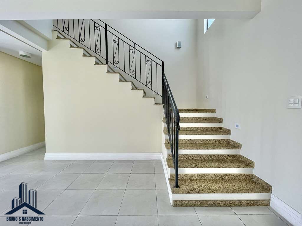 Casa para alugar com 4 quartos, 4 suítes, 6 vagas e 311m² no Golf Gardens, Carapicuíba (SP) — foto 20 de 30