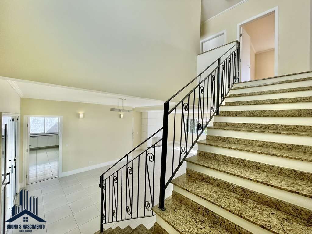 Casa para alugar com 4 quartos, 4 suítes, 6 vagas e 311m² no Golf Gardens, Carapicuíba (SP) — foto 21 de 30