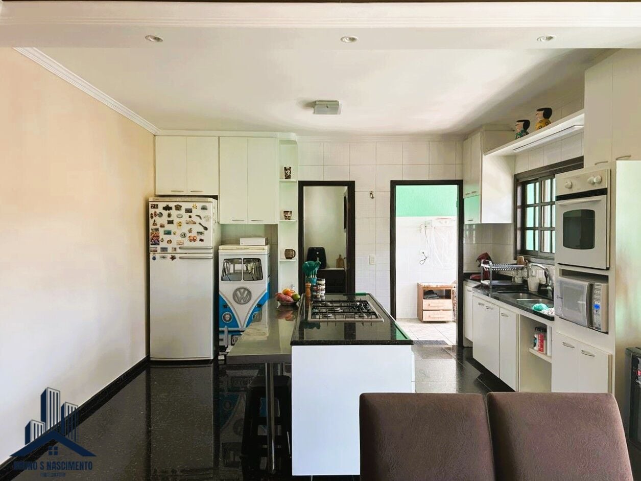 Casa para alugar com 3 quartos, 3 suítes, 6 vagas e 330m² no Parque Dom Henrique, Cotia (SP) — foto 22 de 30