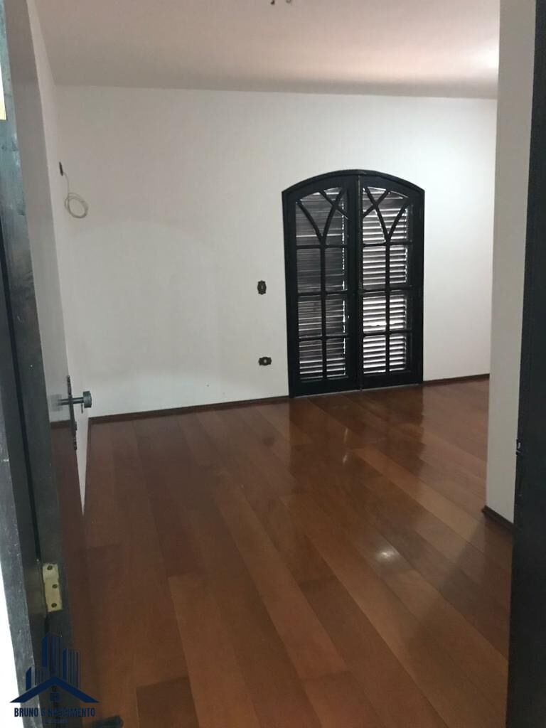 Casa à venda com 4 quartos, 1 suíte, 2 vagas e 205m² no Jardim Leonor, Cotia (SP) — foto 17 de 30