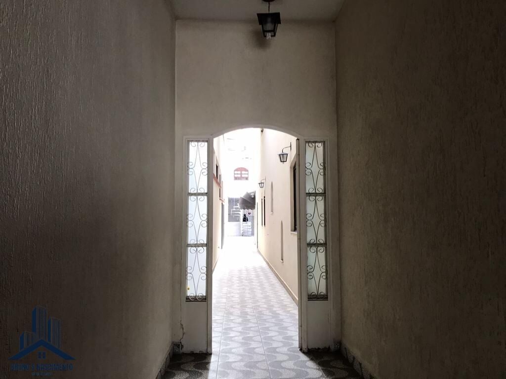 Casa à venda com 4 quartos, 1 suíte, 2 vagas e 205m² no Jardim Leonor, Cotia (SP) — foto 20 de 30