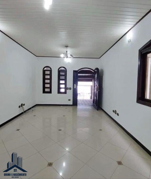 Casa à venda com 4 quartos, 1 suíte, 2 vagas e 205m² no Jardim Leonor, Cotia (SP) — foto 22 de 30
