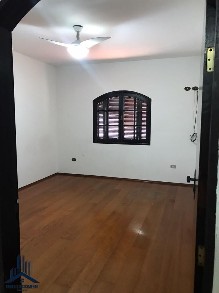 Casa à venda com 4 quartos, 1 suíte, 2 vagas e 205m² no Jardim Leonor, Cotia (SP) — foto 14 de 30