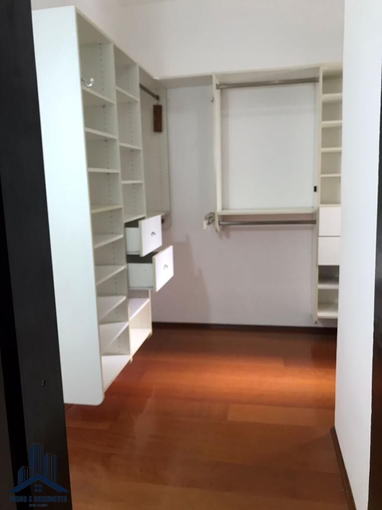 Casa à venda com 4 quartos, 1 suíte, 2 vagas e 205m² no Jardim Leonor, Cotia (SP) — foto 16 de 30