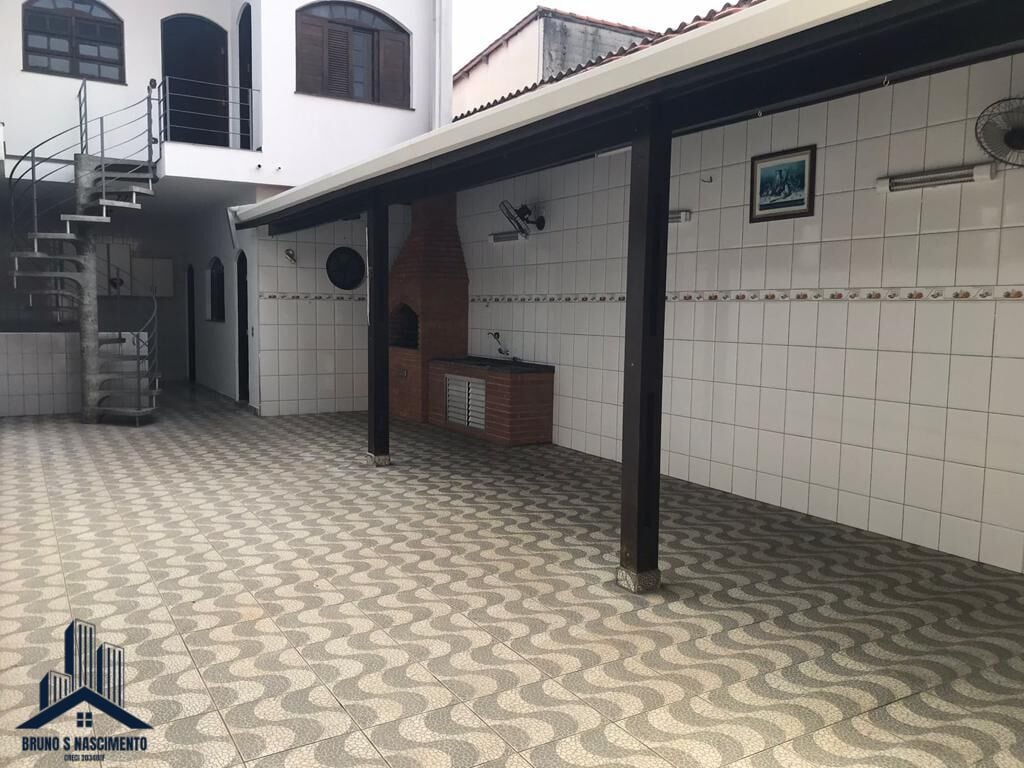 Casa à venda com 4 quartos, 1 suíte, 2 vagas e 205m² no Jardim Leonor, Cotia (SP) — foto 24 de 30
