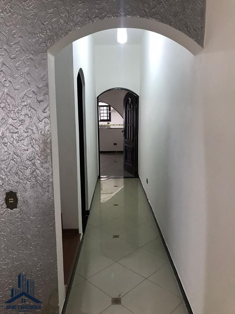 Casa à venda com 4 quartos, 1 suíte, 2 vagas e 205m² no Jardim Leonor, Cotia (SP) — foto 11 de 30