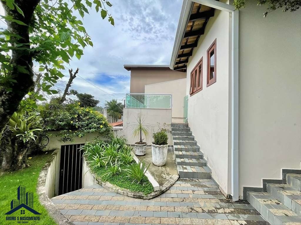 Casa à venda com 4 quartos, 2 suítes, 8 vagas e 356m² no Terras do Madeira, Carapicuíba (SP) — foto 8 de 30