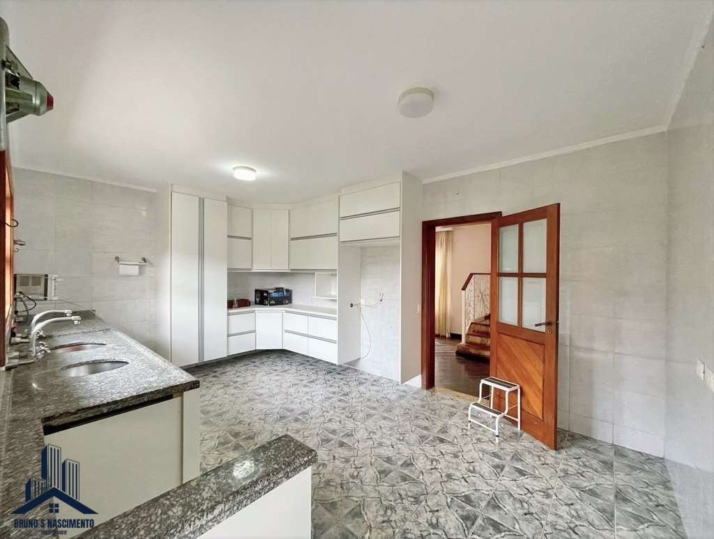 Casa à venda com 4 quartos, 2 suítes, 8 vagas e 356m² no Terras do Madeira, Carapicuíba (SP) — foto 22 de 30