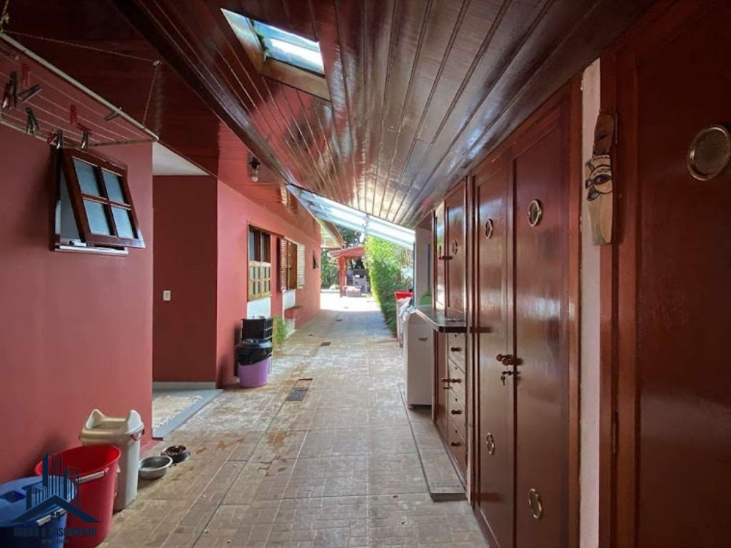 Casa à venda com 3 quartos, 2 suítes, 6 vagas e 285m² no Chácara Vale do Rio Cotia, Carapicuíba (SP) — foto 29 de 30