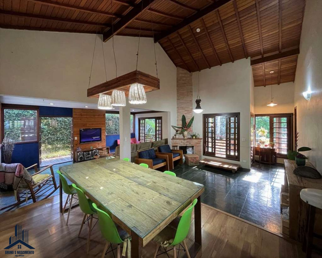 Casa à venda com 4 quartos, 1 suíte, 10 vagas e 220m² no FAZENDINHA, Carapicuíba (SP) — foto 10 de 30