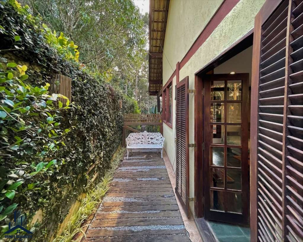 Casa à venda com 4 quartos, 1 suíte, 10 vagas e 220m² no FAZENDINHA, Carapicuíba (SP) — foto 15 de 30