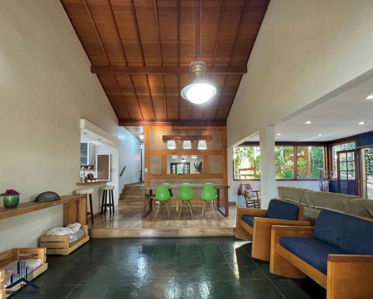 Casa à venda com 4 quartos, 1 suíte, 10 vagas e 220m² no FAZENDINHA, Carapicuíba (SP) — foto 8 de 30