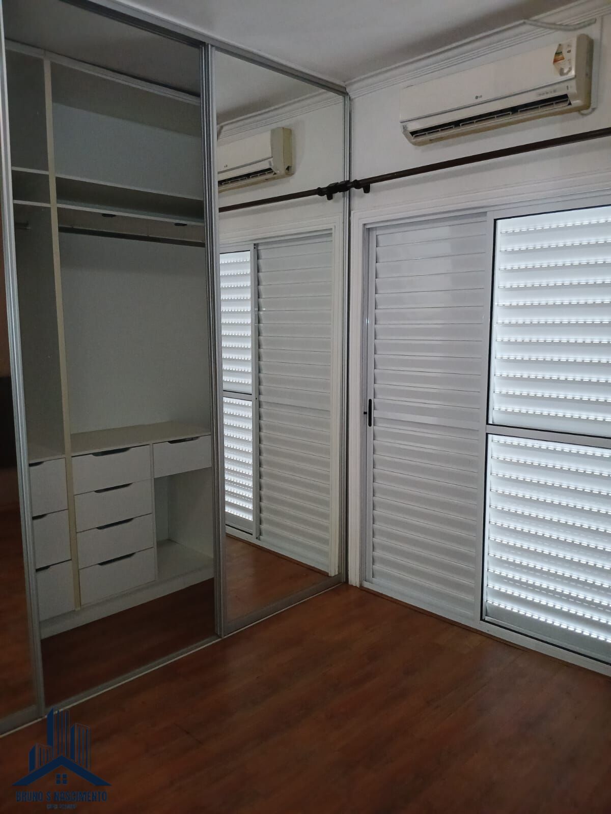 Casa à venda com 3 quartos, 1 suíte, 4 vagas e 150m² no Jardim Rebelato, Cotia (SP) — foto 24 de 27
