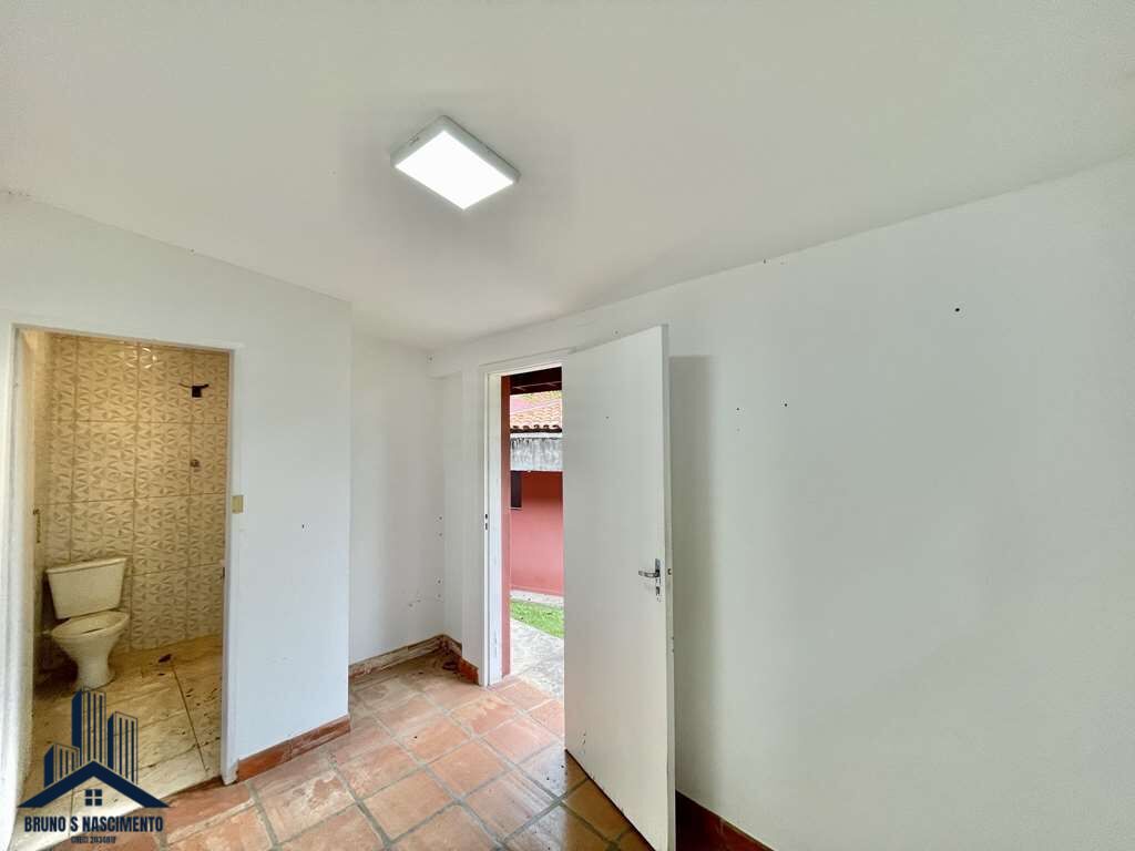 Casa à venda com 4 quartos, 1 suíte, 6 vagas e 409m² no Chácara São João, Carapicuíba (SP) — foto 11 de 30