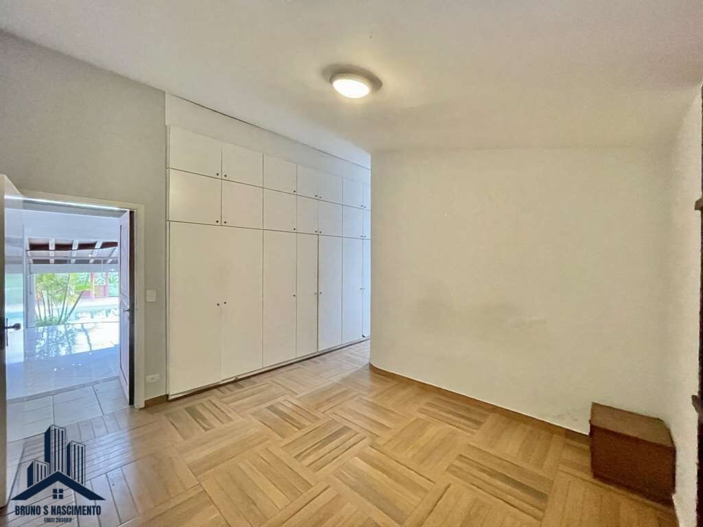 Casa à venda com 4 quartos, 1 suíte, 6 vagas e 409m² no Chácara São João, Carapicuíba (SP) — foto 29 de 30