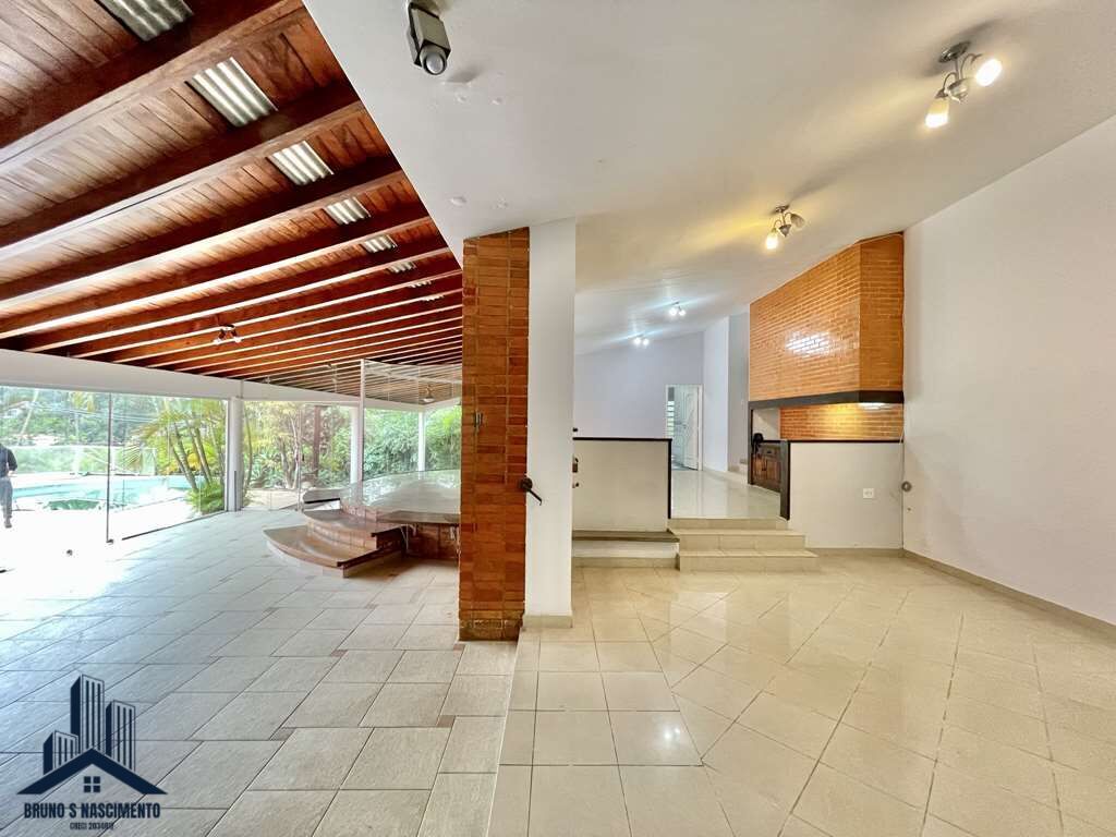 Casa à venda com 4 quartos, 1 suíte, 6 vagas e 409m² no Chácara São João, Carapicuíba (SP) — foto 24 de 30
