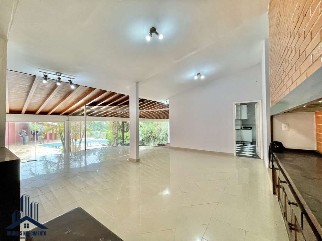 Casa à venda com 4 quartos, 1 suíte, 6 vagas e 409m² no Chácara São João, Carapicuíba (SP) — foto 18 de 30