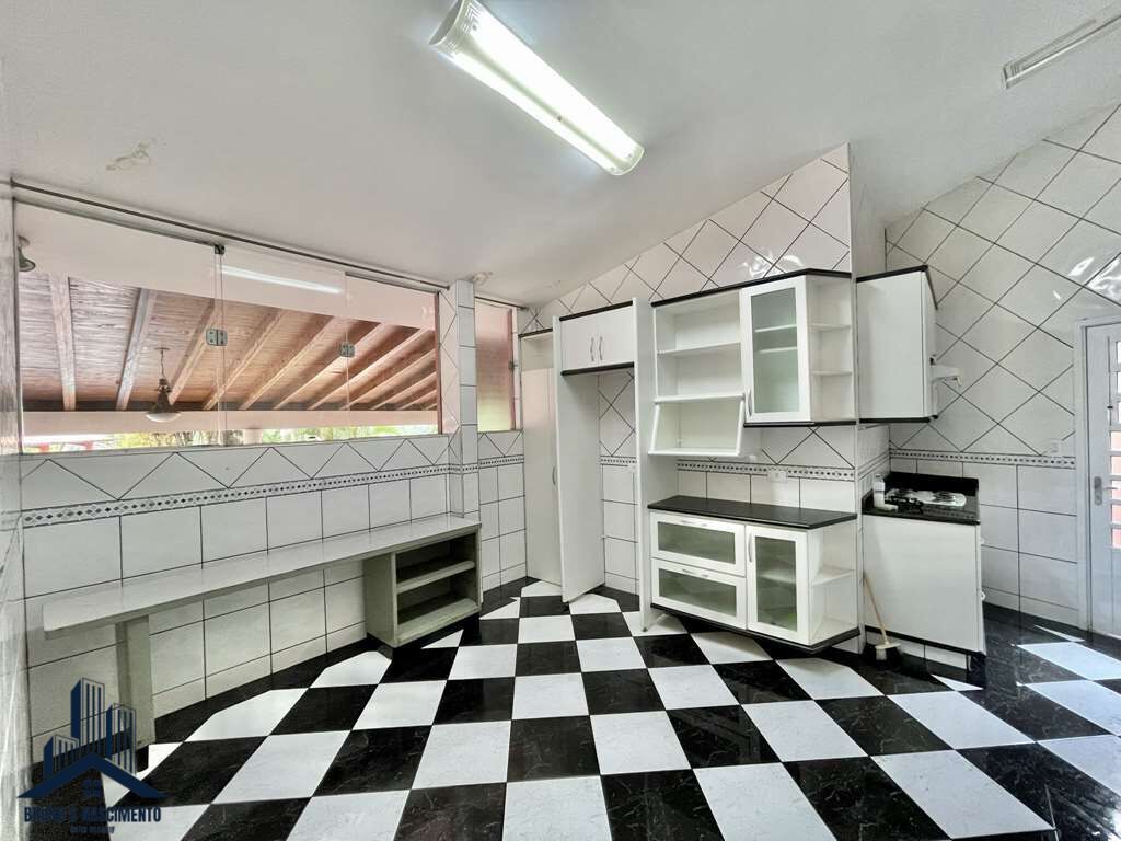 Casa à venda com 4 quartos, 1 suíte, 6 vagas e 409m² no Chácara São João, Carapicuíba (SP) — foto 16 de 30
