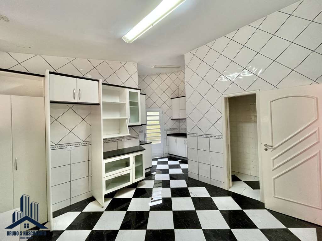 Casa à venda com 4 quartos, 1 suíte, 6 vagas e 409m² no Chácara São João, Carapicuíba (SP) — foto 15 de 30