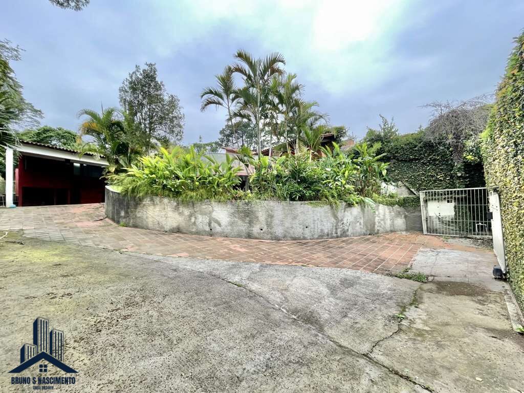 Casa à venda com 4 quartos, 1 suíte, 6 vagas e 409m² no Chácara São João, Carapicuíba (SP) — foto 8 de 30