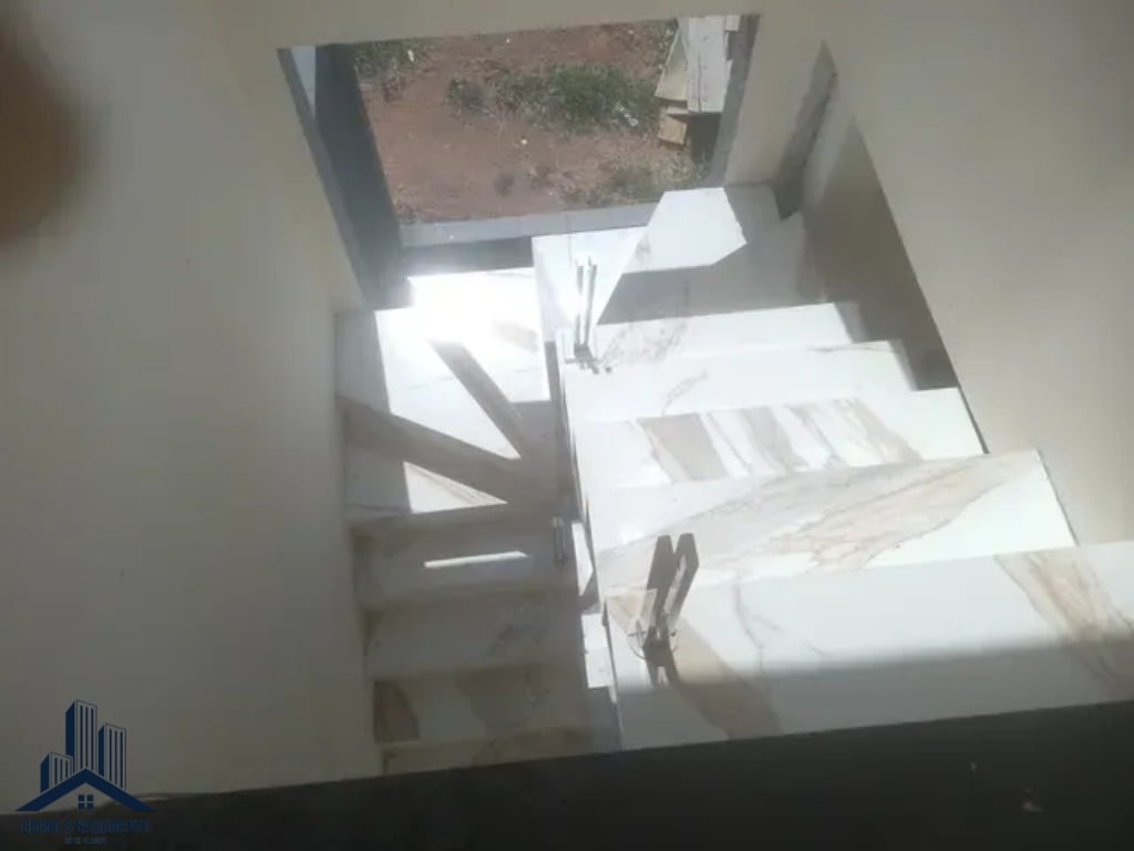 Casa à venda com 3 quartos, 1 suíte, 4 vagas e 144m² no Sítio Boa Vista, Cotia (SP) — foto 5 de 15