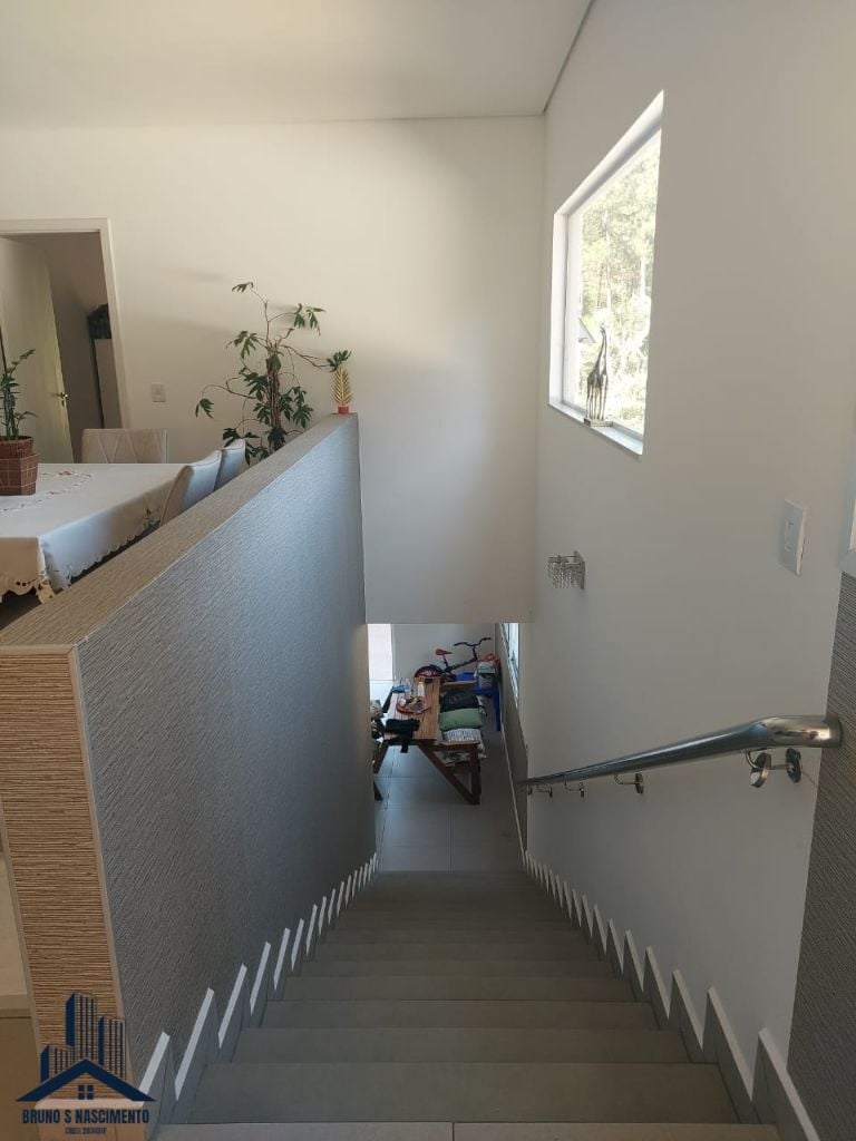 Casa à venda com 4 quartos, 1 suíte, 2 vagas e 180m² no Jardim Barbacena, Cotia (SP) — foto 9 de 11