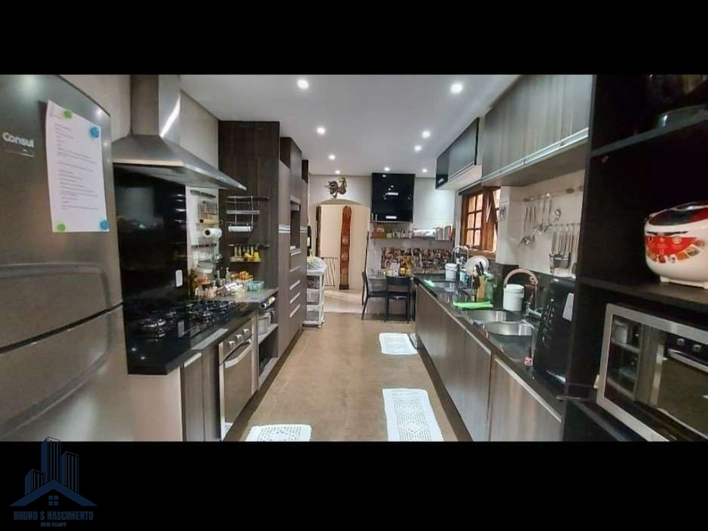 Casa à venda com 3 quartos, 3 suítes, 7 vagas e 180m² no Jardim Semiramis, Cotia (SP) — foto 18 de 30