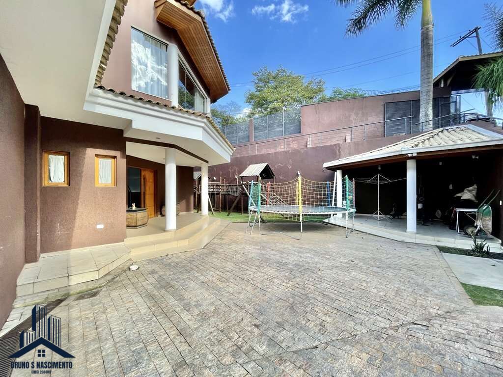 Casa para alugar com 5 quartos, 5 suítes, 6 vagas e 890m² no Chácara Santa Lúcia, Carapicuíba (SP) — foto 9 de 30