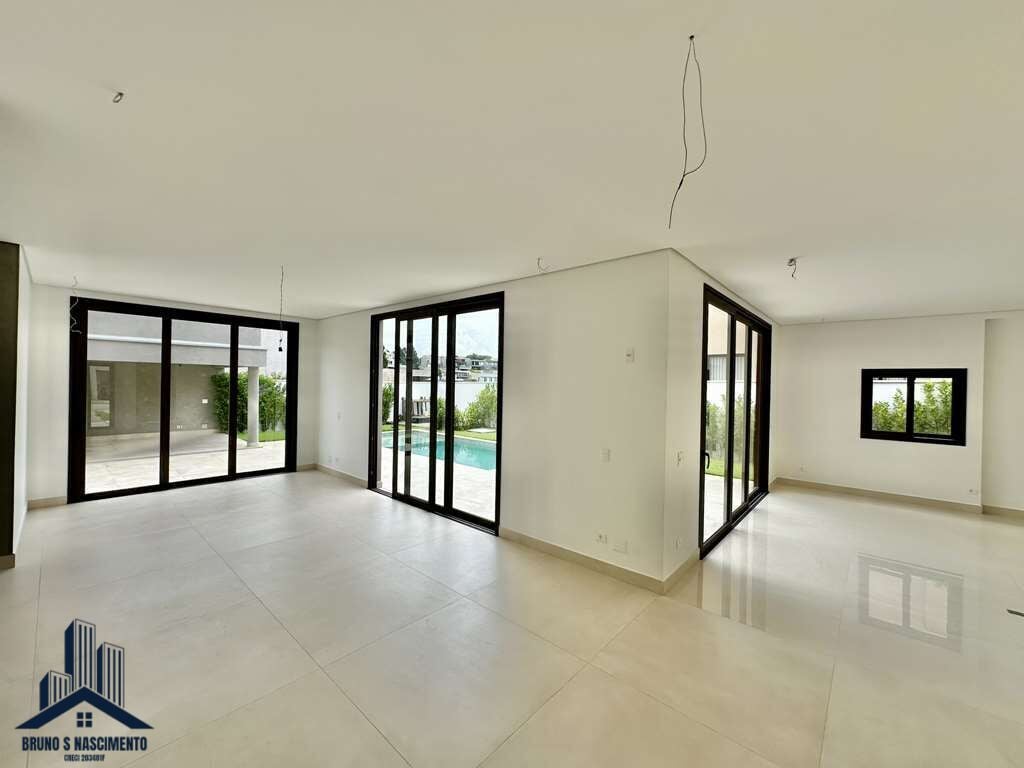 Casa à venda com 4 quartos, 4 suítes, 4 vagas e 307m² no Granja Viana, Carapicuíba (SP) — foto 21 de 30