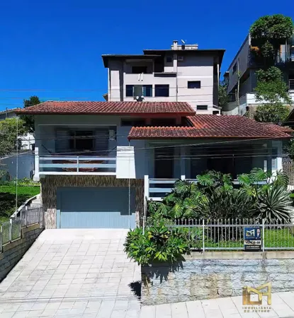 Casa à venda no bairro Mina Brasil em Criciúma/SC