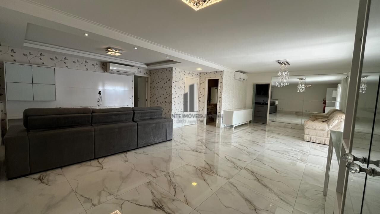 Apartamento, 3 quartos, 216 m² - Foto 2