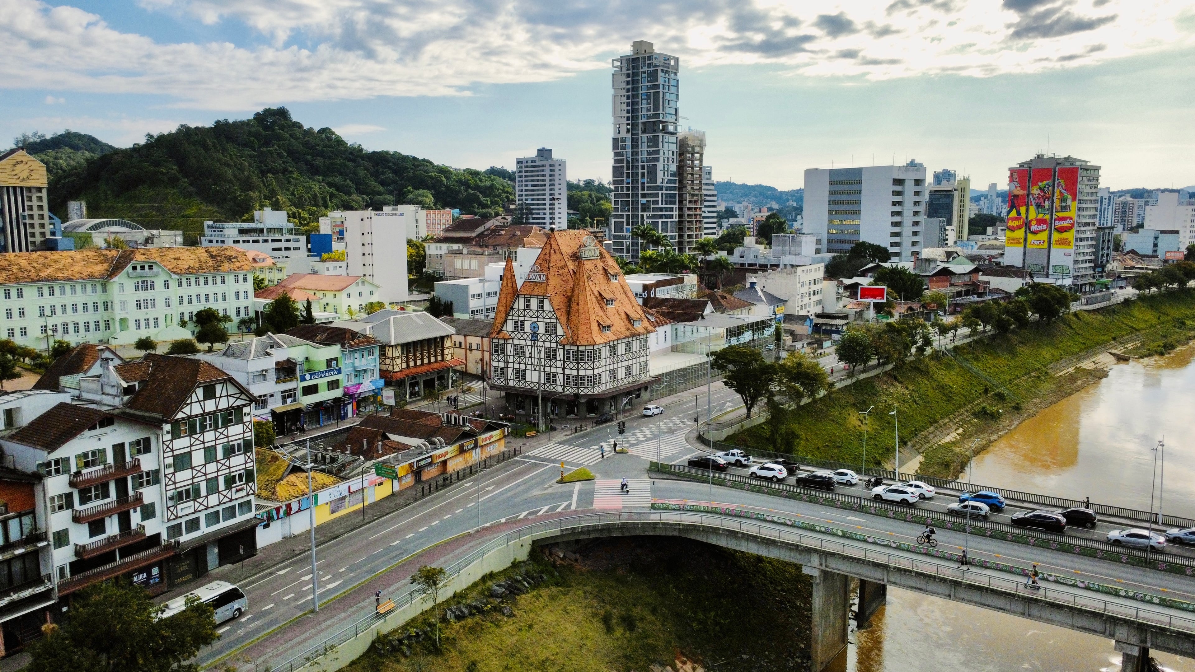 NEOVALE IMOBILIÁRIA CRECI 8641J