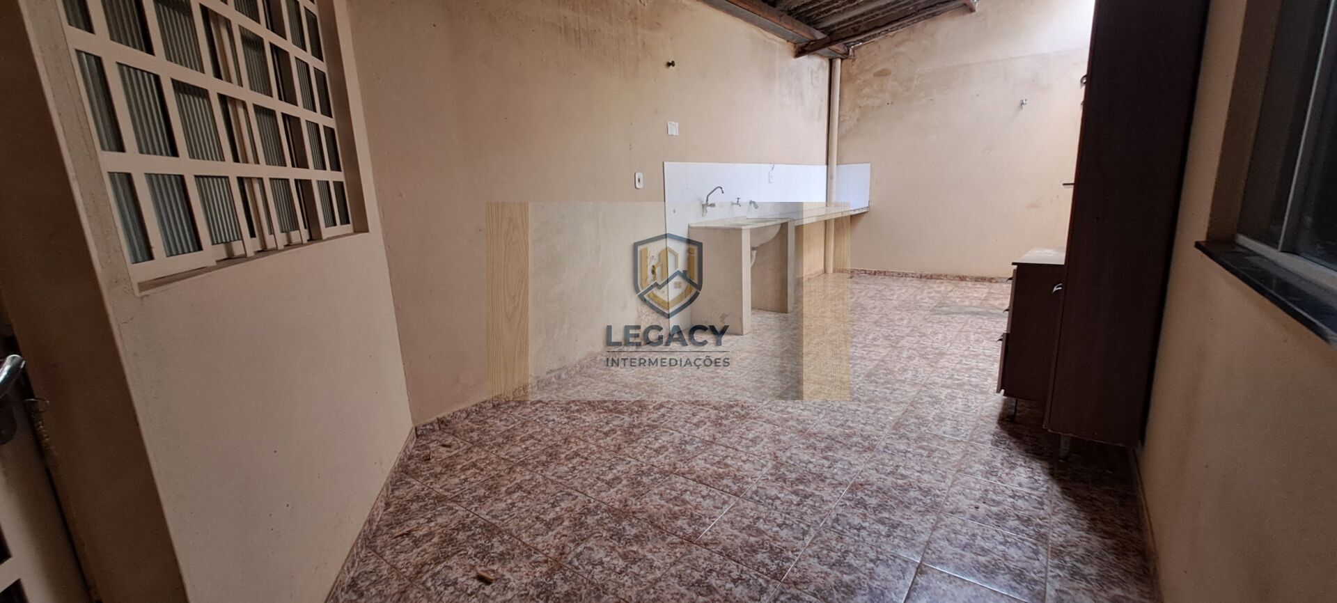 Casa espaçosa à venda em Taguatinga