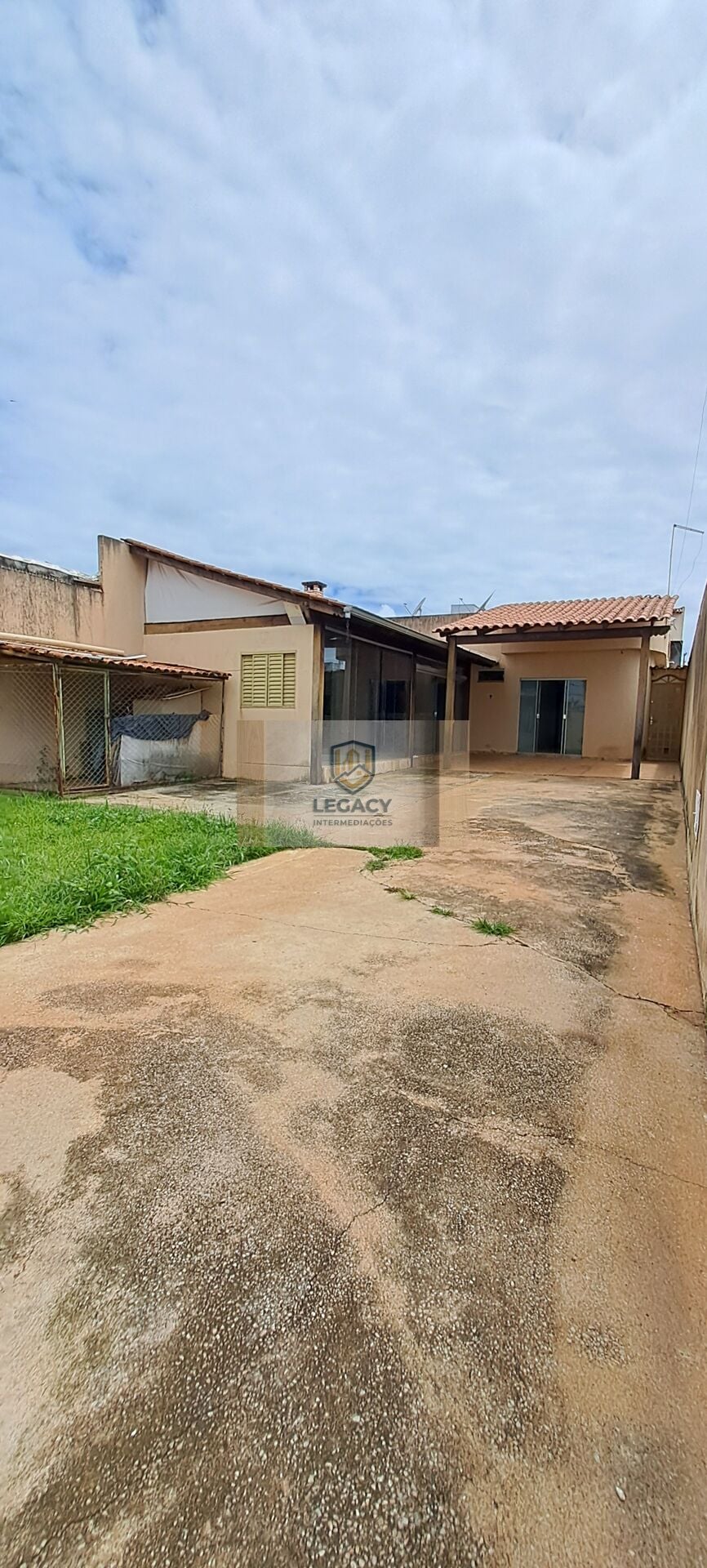 Casa espaçosa à venda em Taguatinga