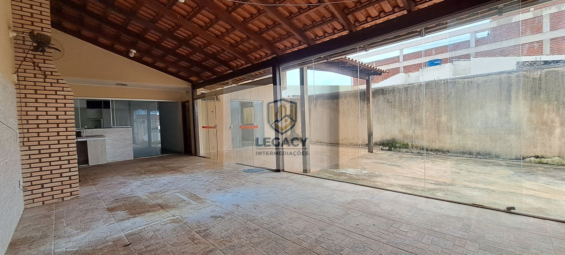 Casa espaçosa à venda em Taguatinga