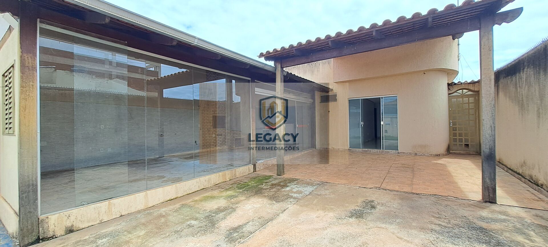 Casa espaçosa à venda em Taguatinga