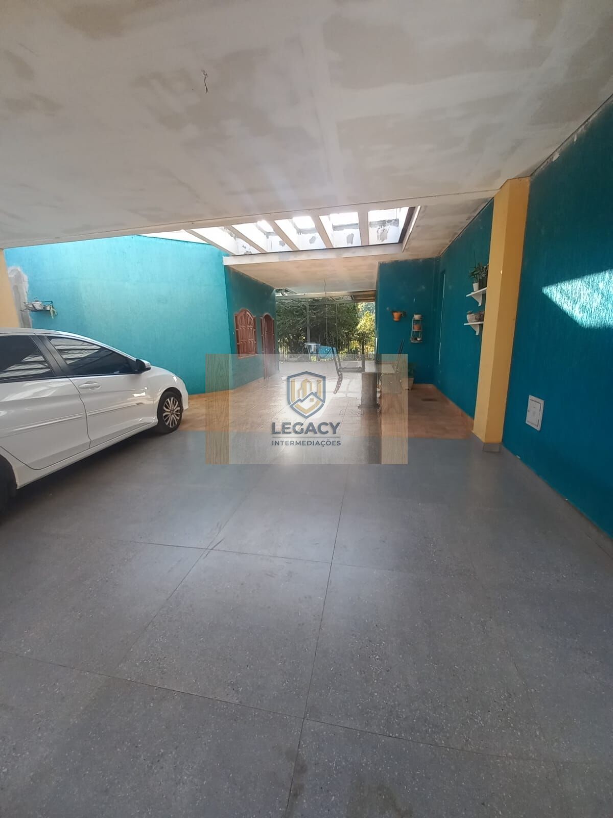 Casa em condomínio fechado com 3 Suítes, varanda e Jacuzzi