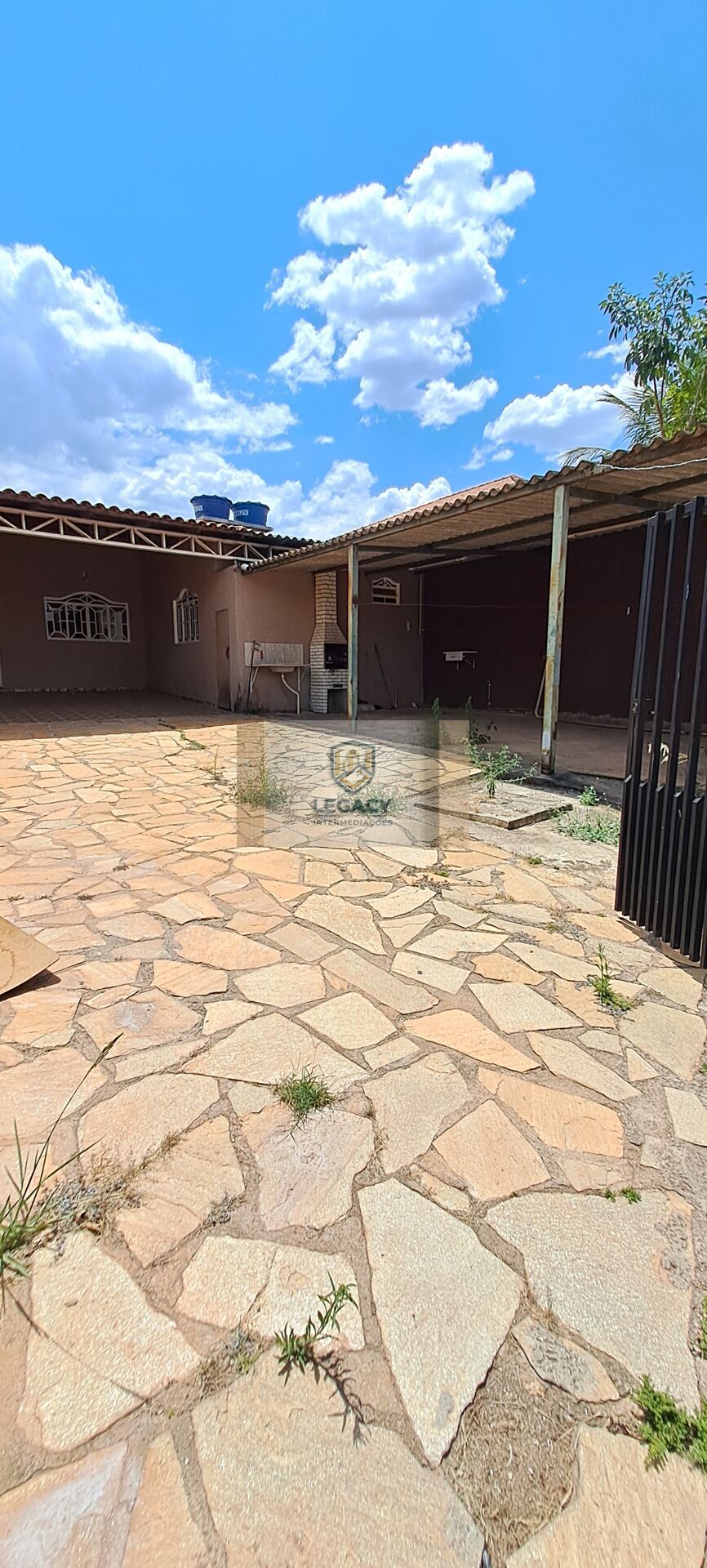 Casa em Condomínio, com localização Imbatível