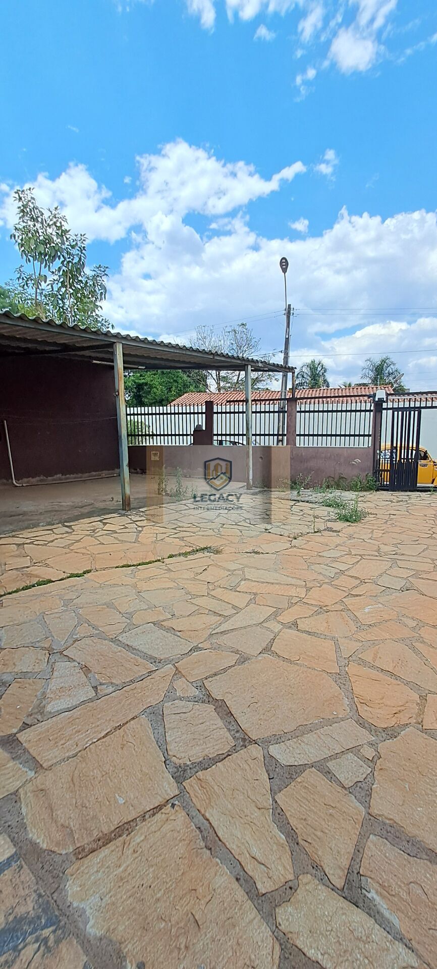 Casa em Condomínio, com localização Imbatível