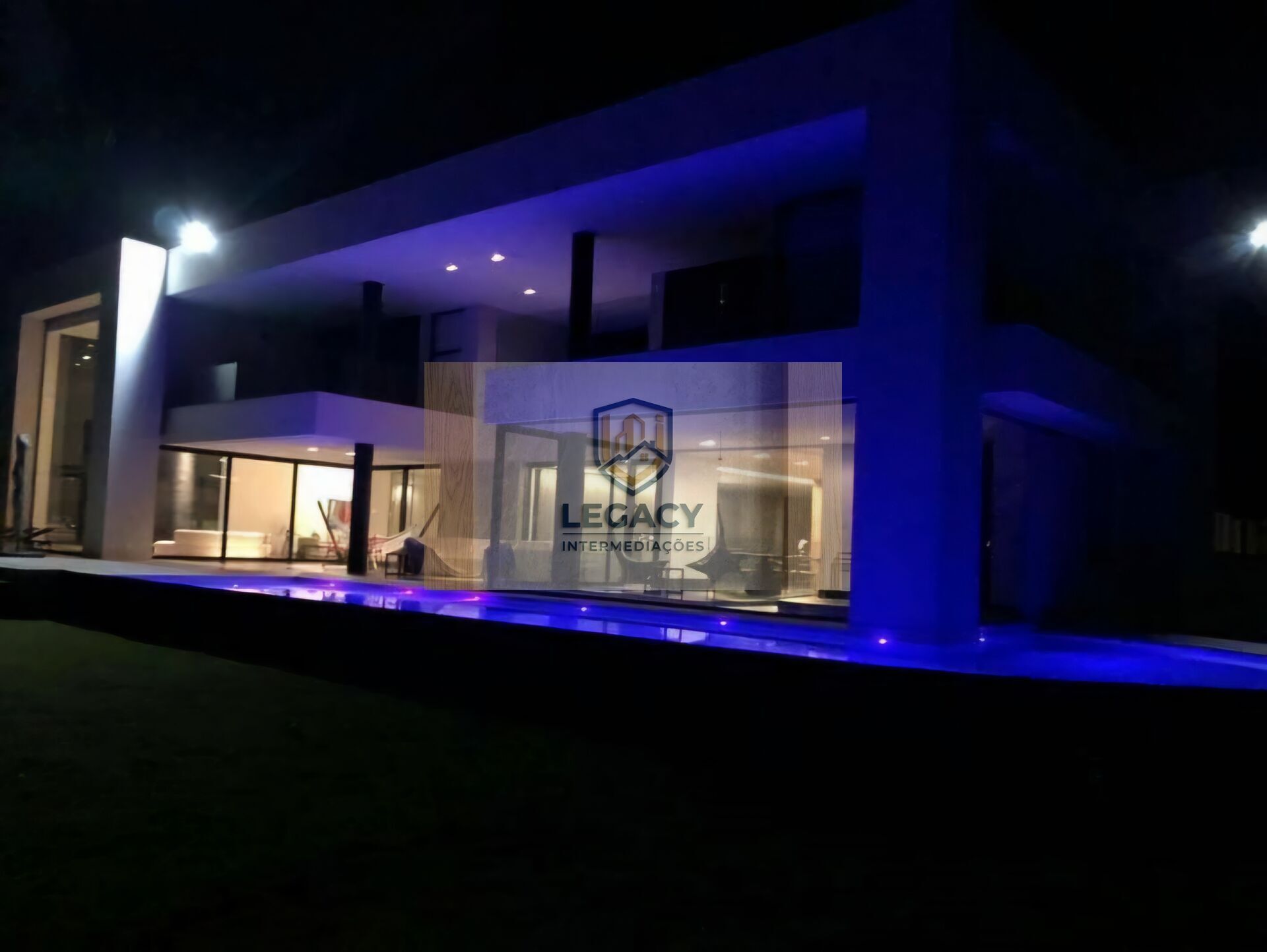 Casa Alto Padrão ponta de picolé Lago Sul