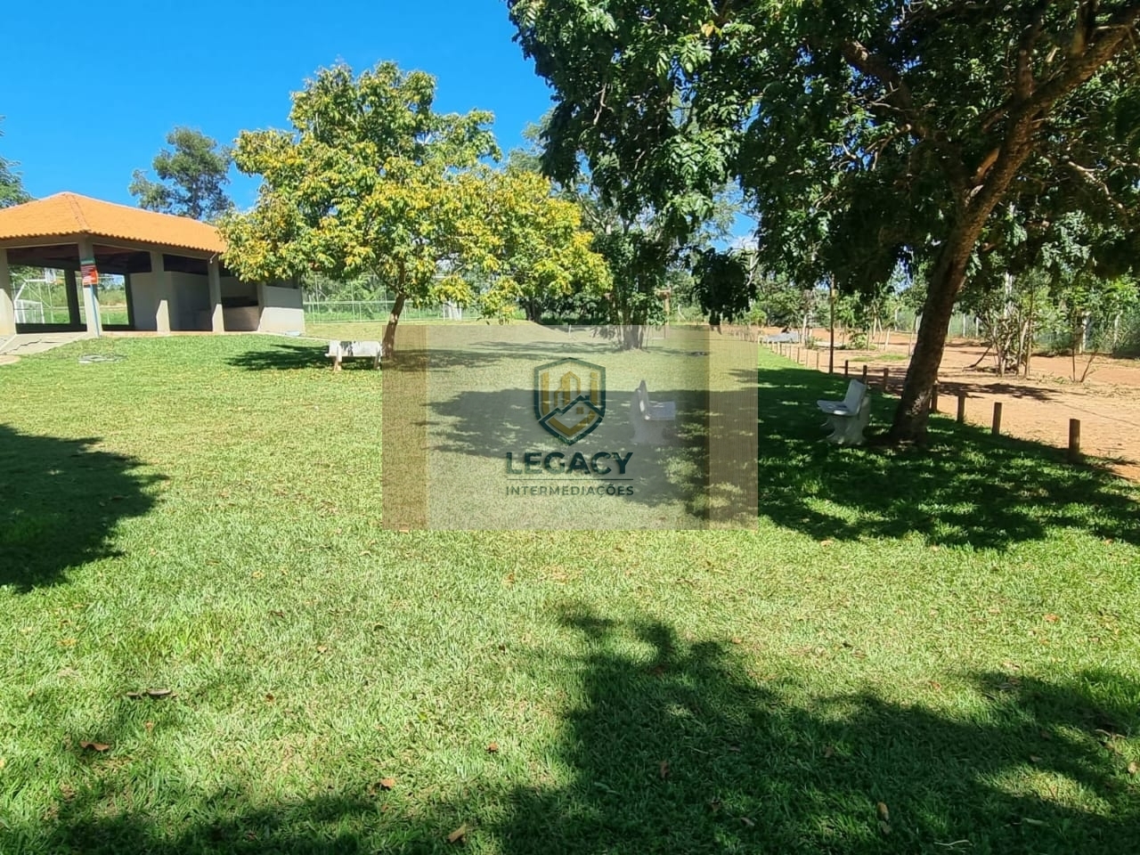 Terreno em Condomínio fechado com lazer no Corumbá